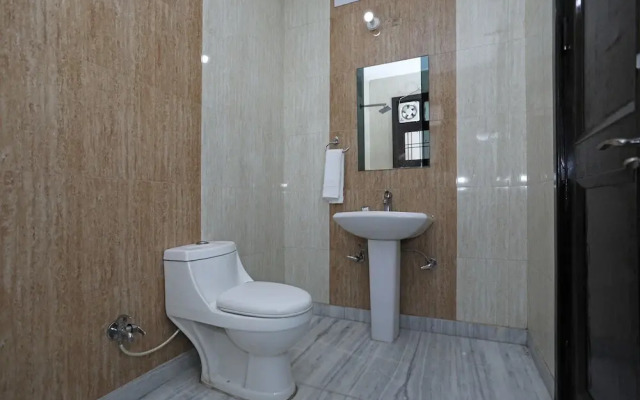 OYO 11606 Hotel K R Group