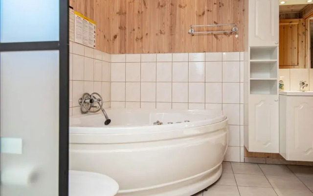 8 Person Holiday Home in Glesborg-by Traum