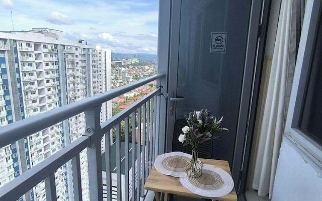 A & K Vibes Modern Quezon City Stay