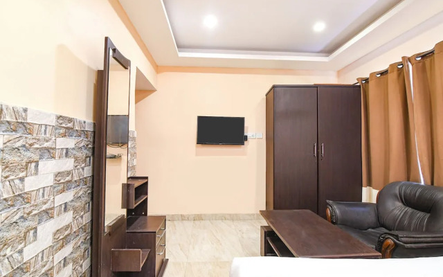 Fabhotel White Palace