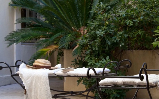 Autour Du Petit Paradis