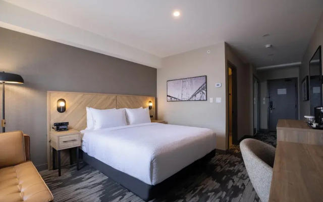 Sandman Signature Las Colinas Hotel & Suites