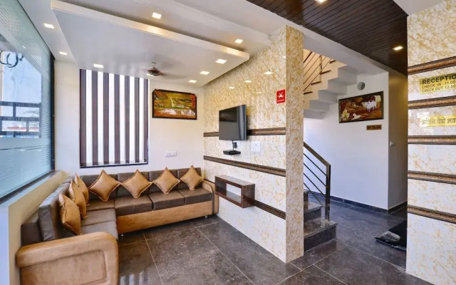 OYO 13795 Delight Home Stay