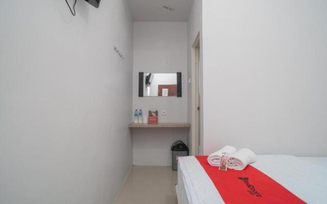 RedDoorz Syariah near Jalan Ahmad Yani Banjarmasin 3