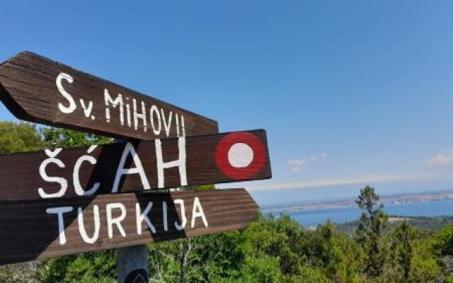 Rustic Holiday Home Miketa