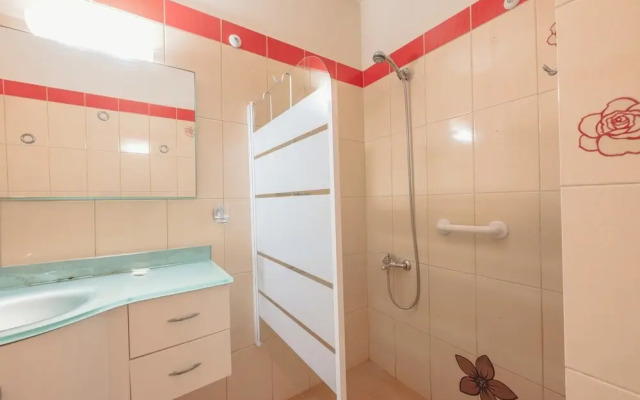 Kourouta Beachfront Escape Walk to the Waves