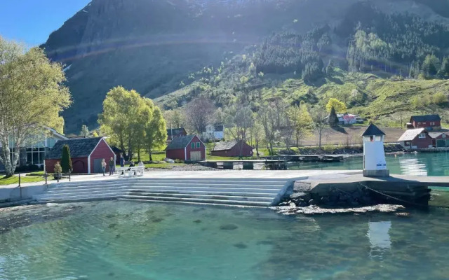 Rosendal Fjordhotel