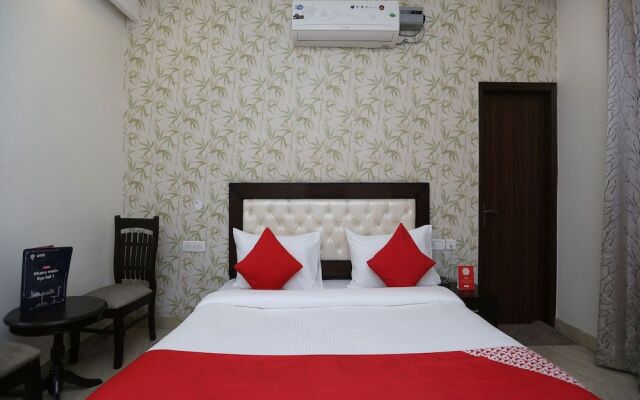 OYO 15907 The Destiny Inn