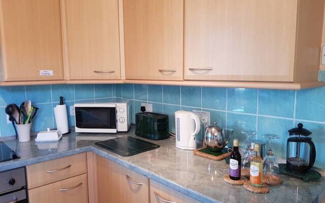 Apartment - Sleeps 4 - Pet Friendly - Balcony