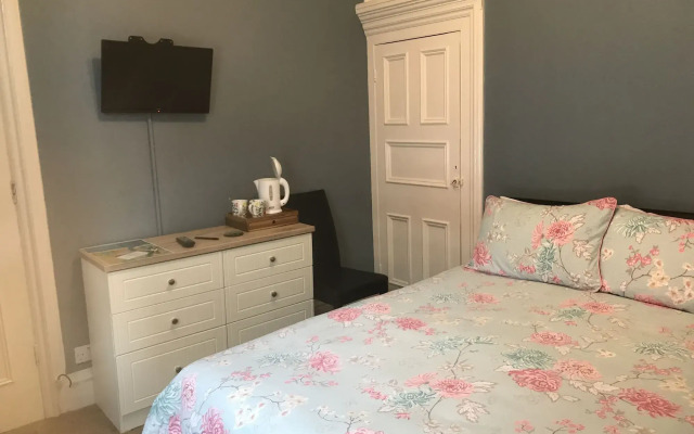 Glenora Guest House