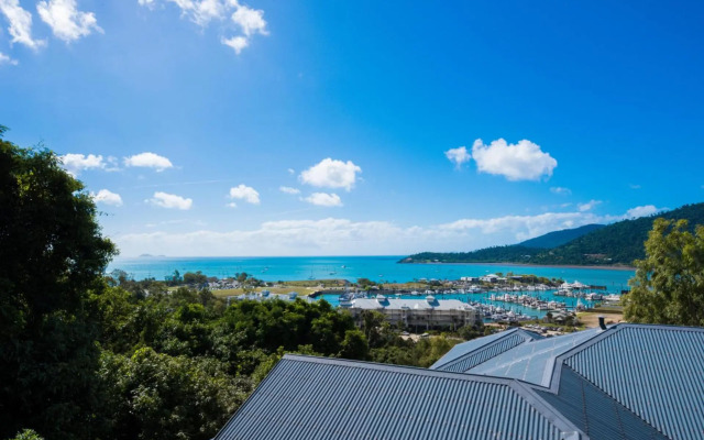 Coastal Charm On Airlie