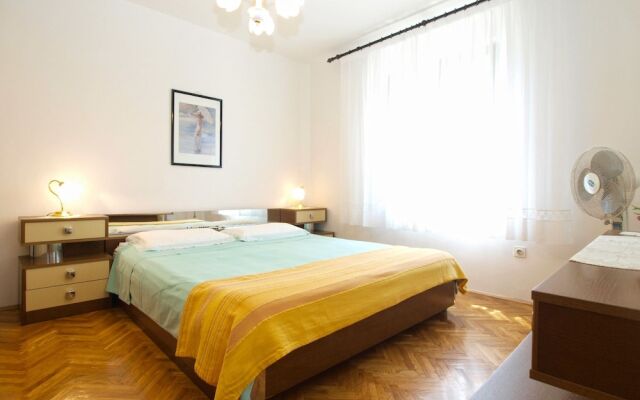 Apartment 1644