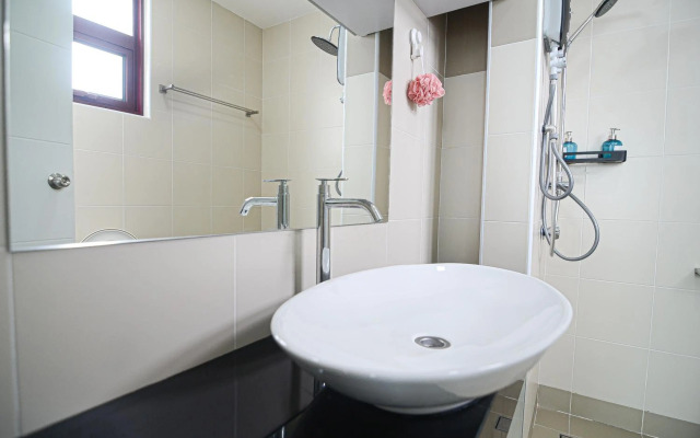 Dahlia Klcc View @ Rafflesia Condominium