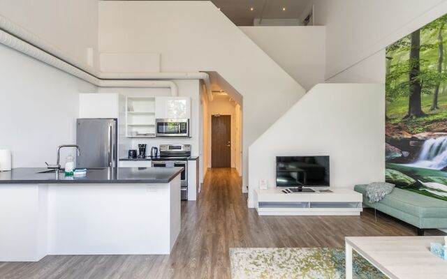 GLOBALSTAY. Dundurn Lofts. Free parking. Gym