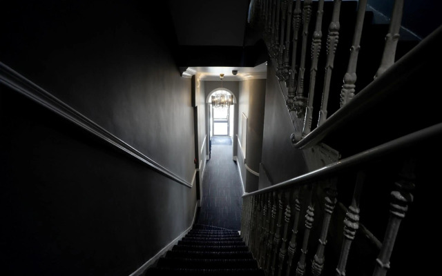 Airways Hotel London