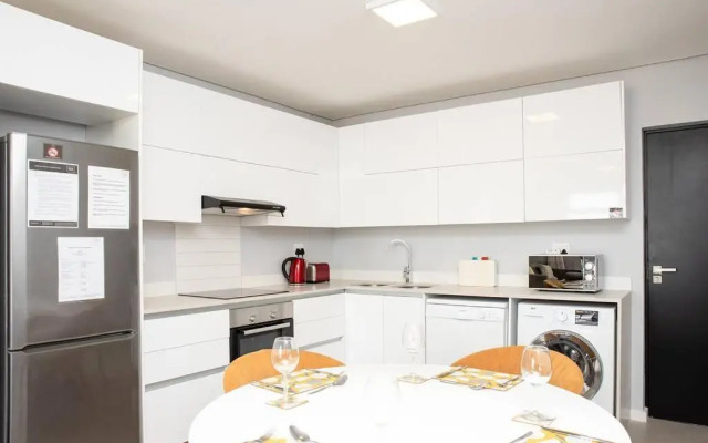 Beachfront 2 bedroom with swimming pool, Blouberg