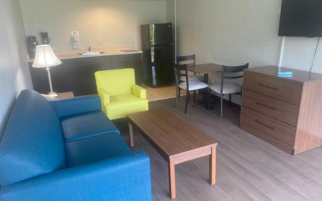 HomeTowne Studios By Red Roof Vero Beach - I-95