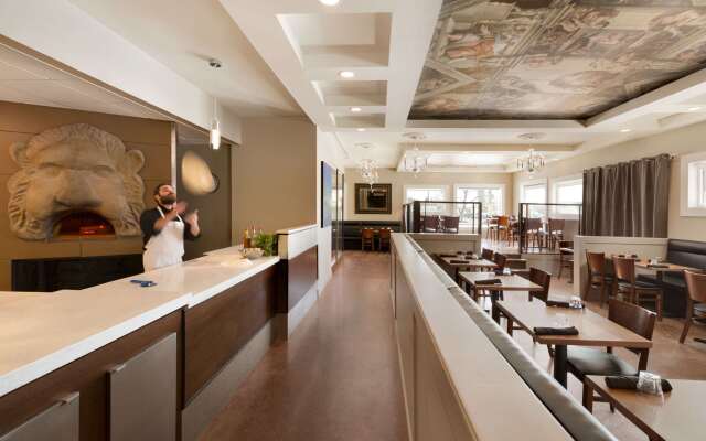 Travelodge by Wyndham Edmonton South
