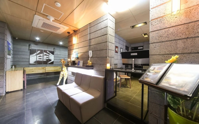 Changwon Jinhae Lewis Hotel