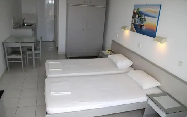 Lagonas Beach Hotel