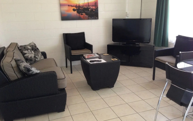 Palm View Holiday Apartments