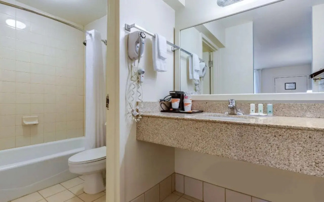 Quality Inn At Town Center