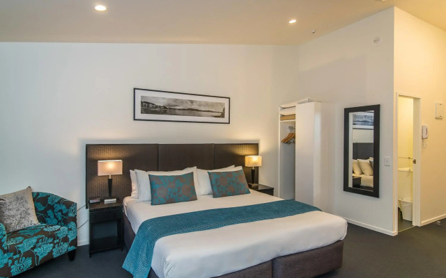 Gilmer Apartment Hotel
