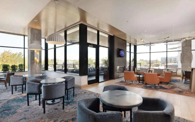 Hampton Inn & Suites Watertown Boston