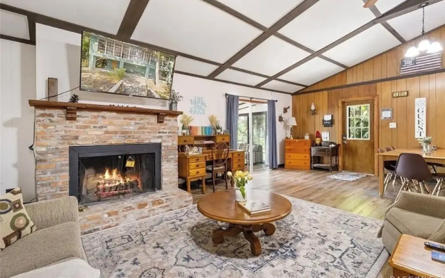 Rustic Lakehouse kayaks fishing bonfires