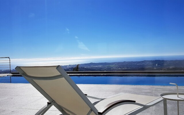 Waterfront Villa Las Golondrinas