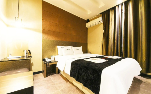 Blixx Hotel