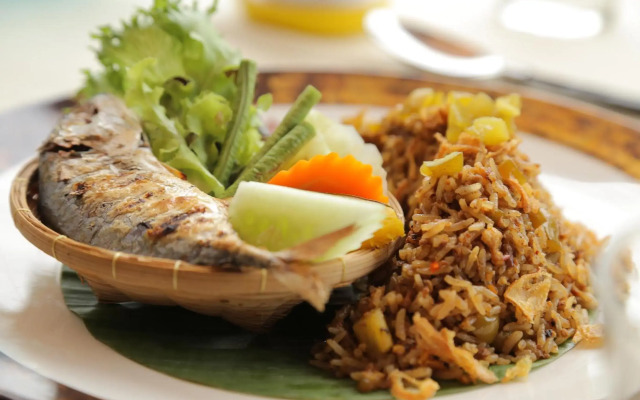 Chuchai Buri Sri Amphawa