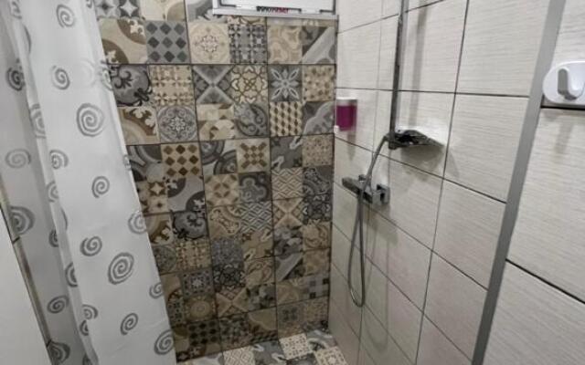 1-Beadroom Apartment with free parking