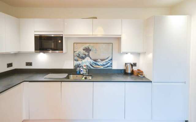 Bright One Bedroom Clifton City Pad