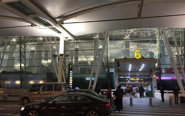 Jollies International Hotel