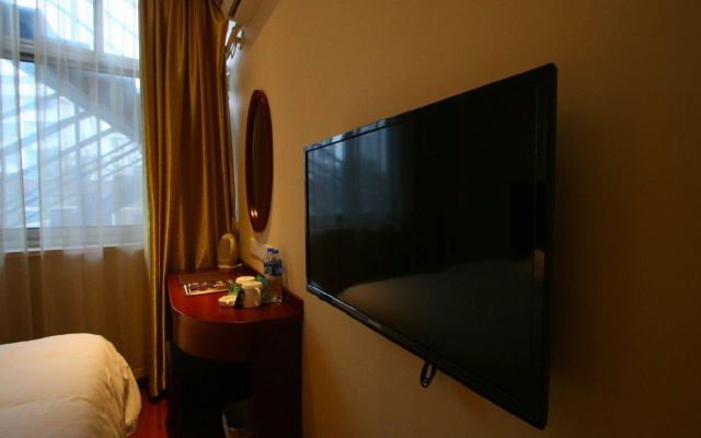 GreenTree Inn Shanghai FTA Waigaoqiao Free Trade Zone North Subway Station Shell Hotel