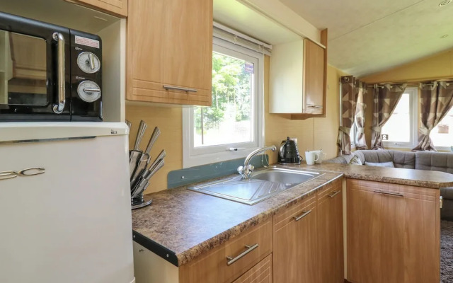 Caravan 2 at Blackmoor Farm