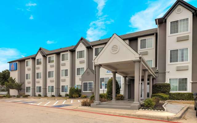 Motel 6 Fort Worth, TX - Burleson