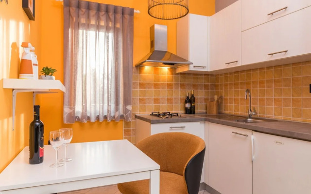 Apartment With Private Pool in Pula