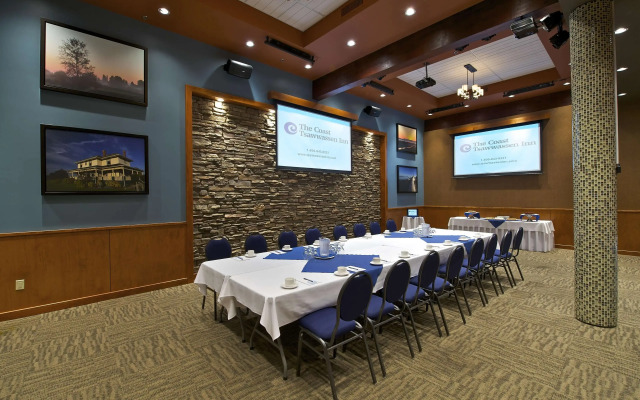 Coast Tsawwassen Inn