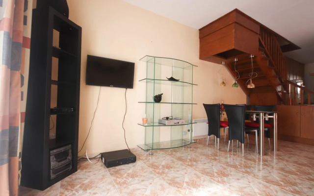2 Bedroom House near Tombs of the Kings