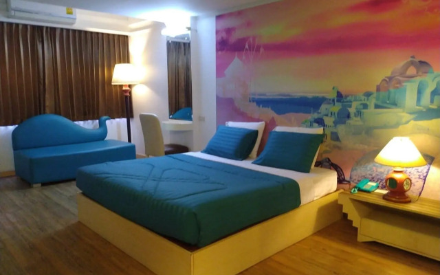 The Pacific Cool Chic