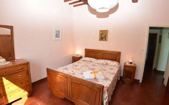 House in Ciciana With Pool and Scenic Views