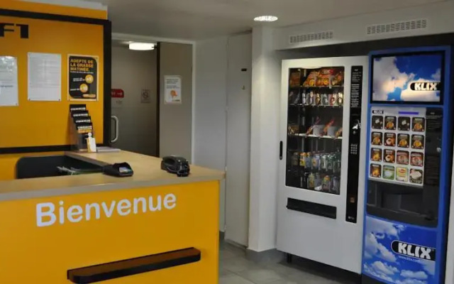 Hotel F1 Orange Centre Echangeur A7 A9