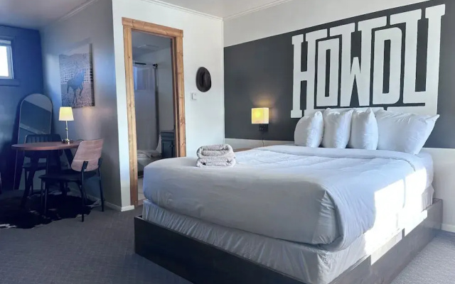 Elk Antler Inn