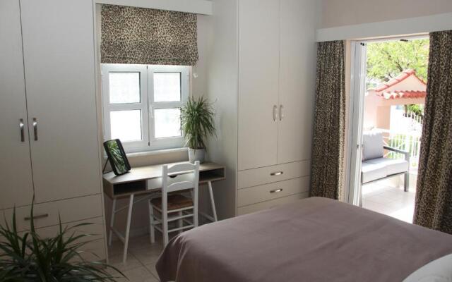 Asteri Apartments Mytikas 2-Bedroom Seaview Courtyard