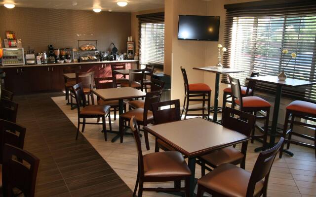 Best Western Luxury Inn