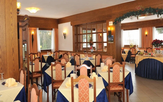 Hotel Bucaneve