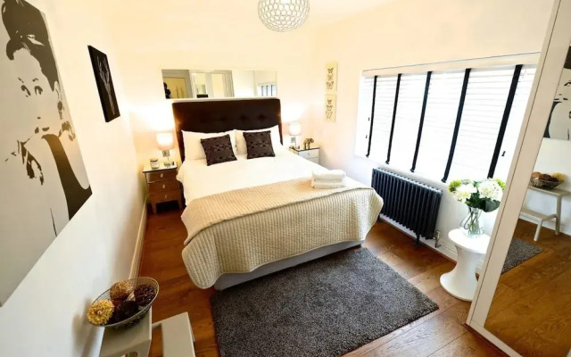 New Luxury 3bed/2bath Apartment - Covent Garden!!
