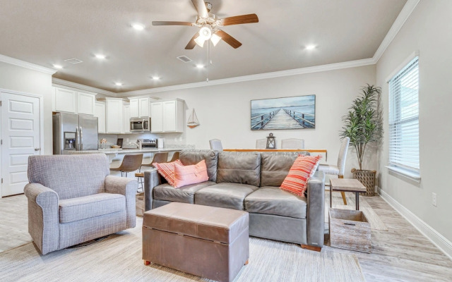 Pensacola Vacation Rental w/ Community Pool!